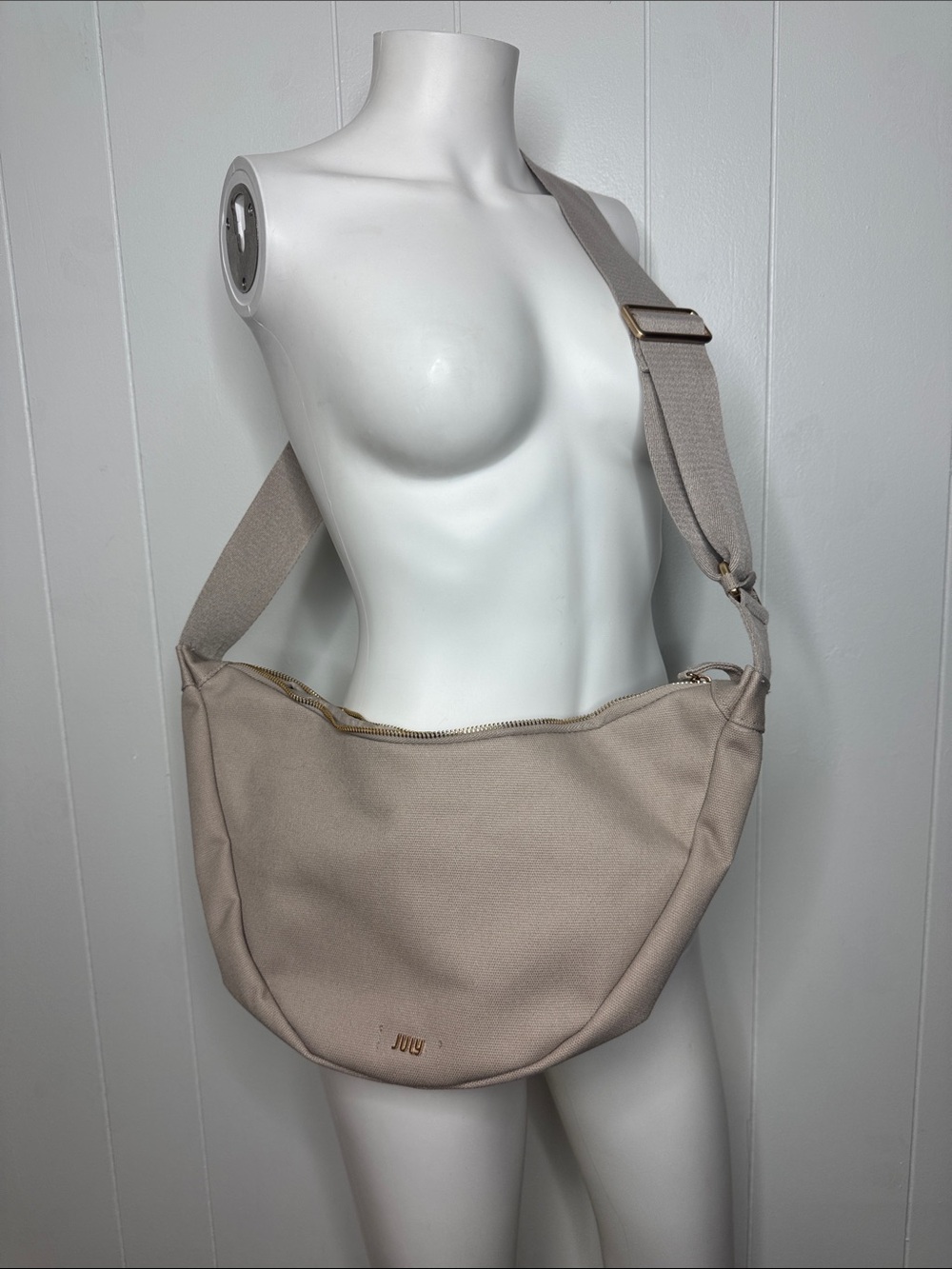 July everyday crescent bag beige tone canvas